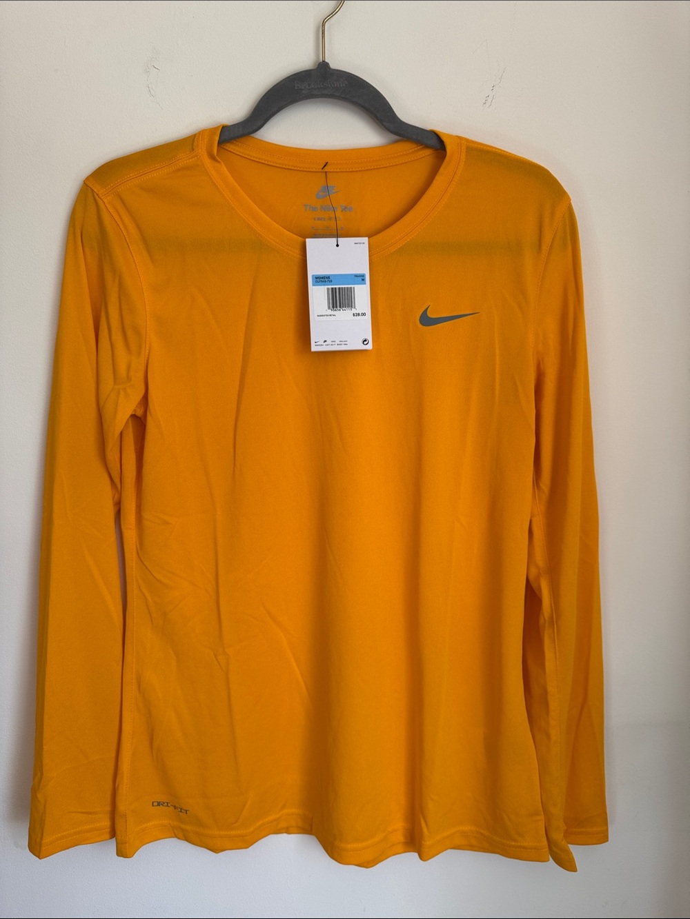Nike Women’s Long Sleeve Dry Fit with Gray Swoosh Medium NWT